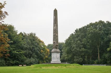 De Naald van Rijswijk is een obelisk die ter herinnering aan de vrede van Rijswijk (september 1697) © Bert van As